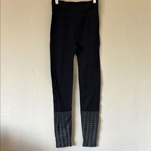 Women's MPG Leggings in Black and Grey Size XS